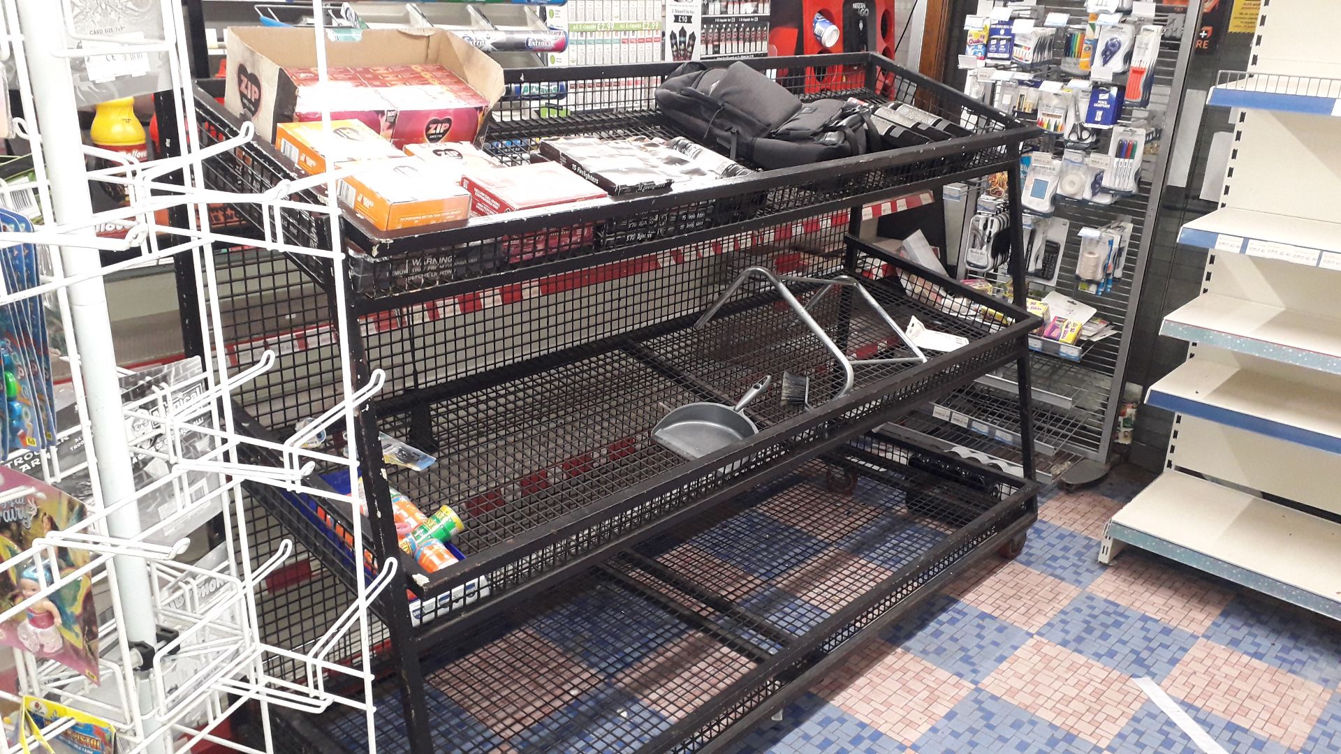 3-tier mesh wire shelving unit with slanted shelvi