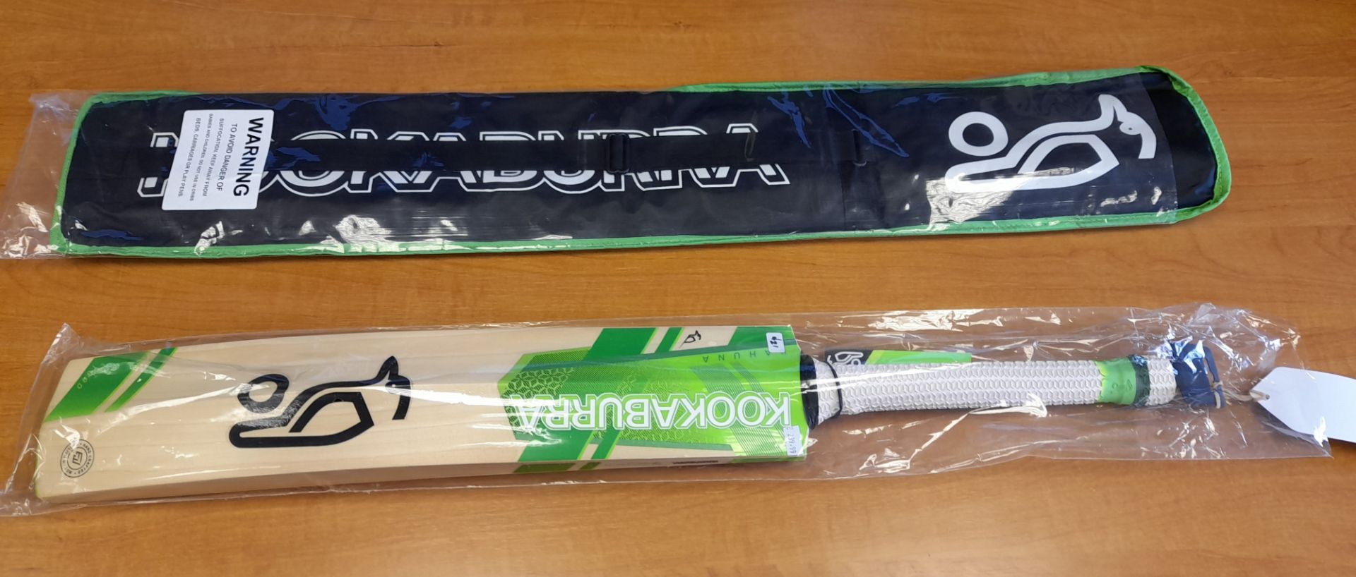 Kookaburra Kahuna 3.0 Cricket Bat Size SH with Toe Protection & Kookaburra Pro 1.1 Bat Cover Rrp. £ - Image 3 of 5