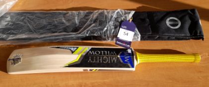 Mighty Willow Sapling Cricket Bat Size 5 with Toe Protector and Bat Cover Rrp. £174.99