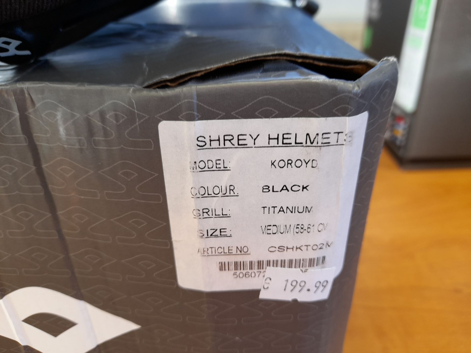 Shrey Koroyd Helmet with Titanium Grill Size Medium Rrp. £199.99 - Image 2 of 2