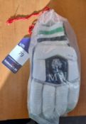 Mighty Willow Adult R/H Batting Gloves Rrp. £64.99