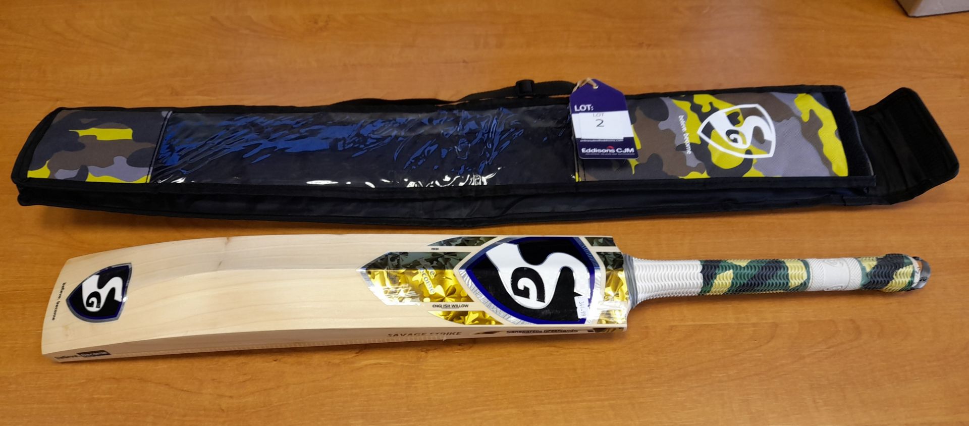 SG Savage Strike Cricket Bat Size SH, No Toe Protection with SG Bat Cover Rrp. £344.99 - Image 3 of 4