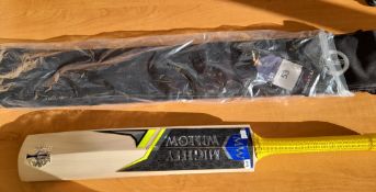 Mighty Willow Sapling Cricket Bat Size 5 with Toe Protector and Bat Cover Rrp. £174.99