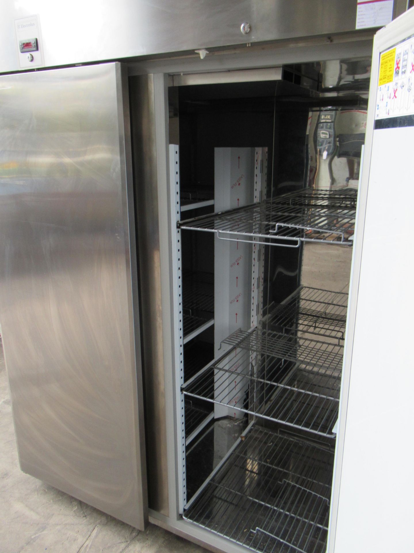 Electrolux Stainless Steel Double Door Commercial Freezer, YOM: 2013, Model RE4142FFG, Capacity 1430 - Image 4 of 6