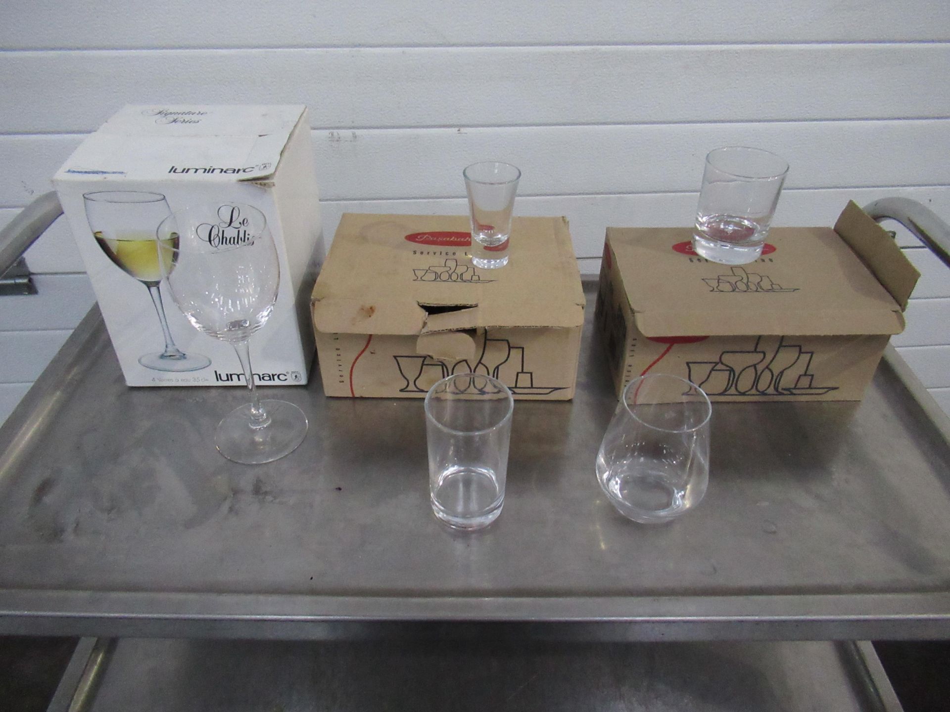 Quantity of Assorted Glassware