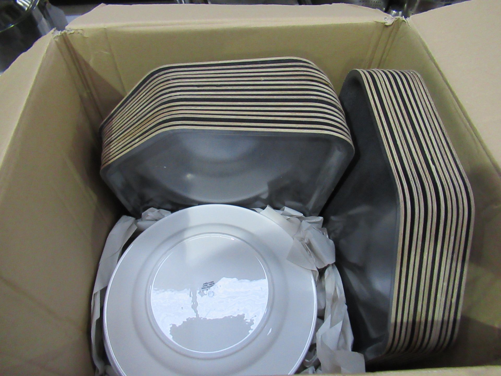 Quantity of Alchemy Plates, Cups and Saucers - Image 4 of 13