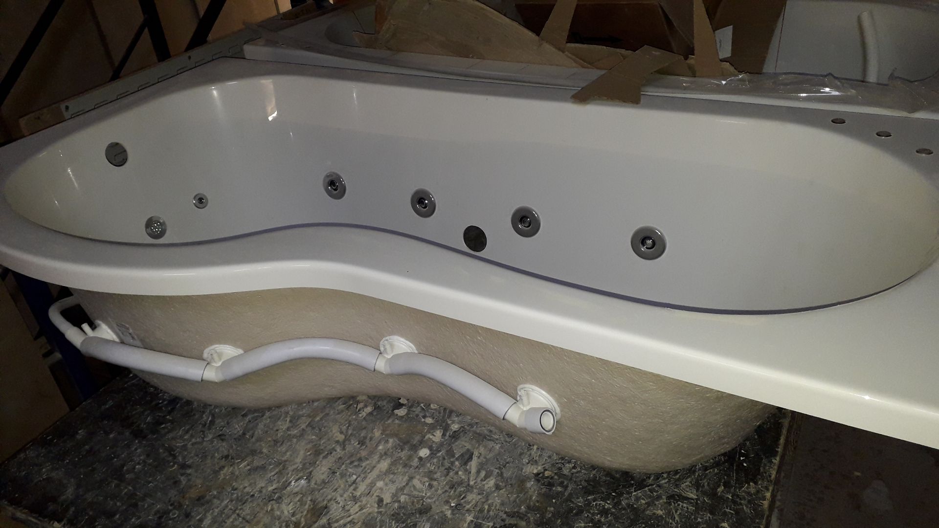 4 x Various Bath Tubs (1 x Part Made and 2 x Pre Drilled) - Image 4 of 4