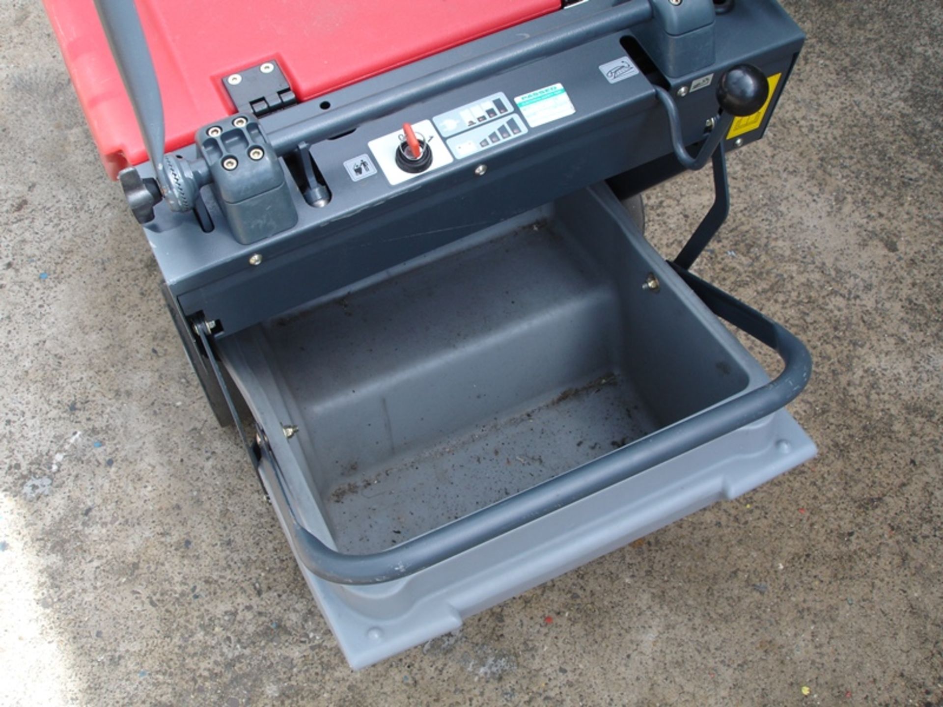 Cleanfix Electric Floor Sweeper - Image 5 of 6