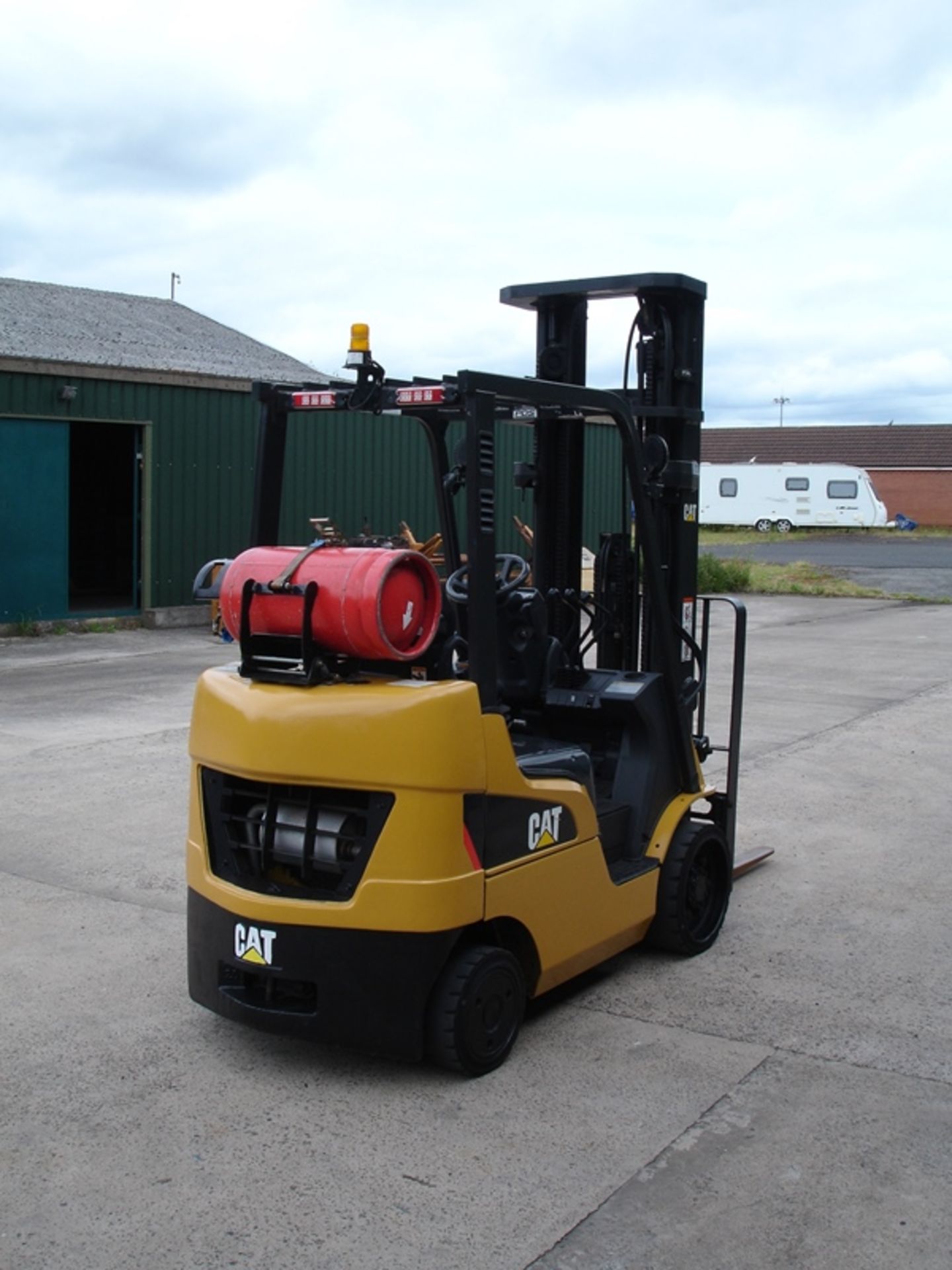 Caterpillar 2 Ton Compact Forklift (2014) - Image 3 of 8