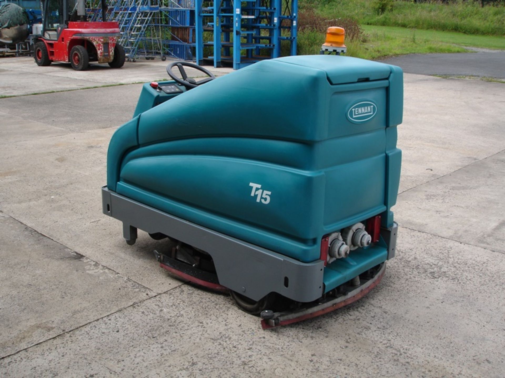 Tennant Ride on Electric Scrubber/Dryer - Image 3 of 4