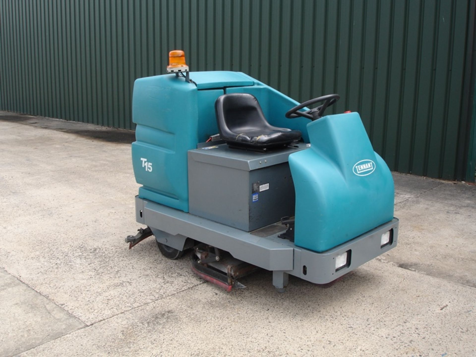 Tennant Ride on Electric Scrubber/Dryer