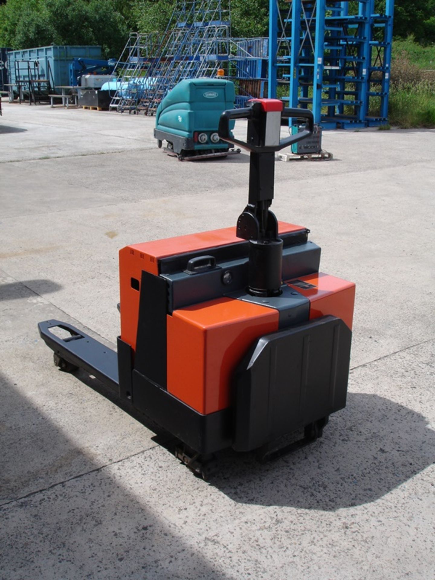 BT-Toyota Ride on Pallet Mover Electric powered - Image 5 of 5