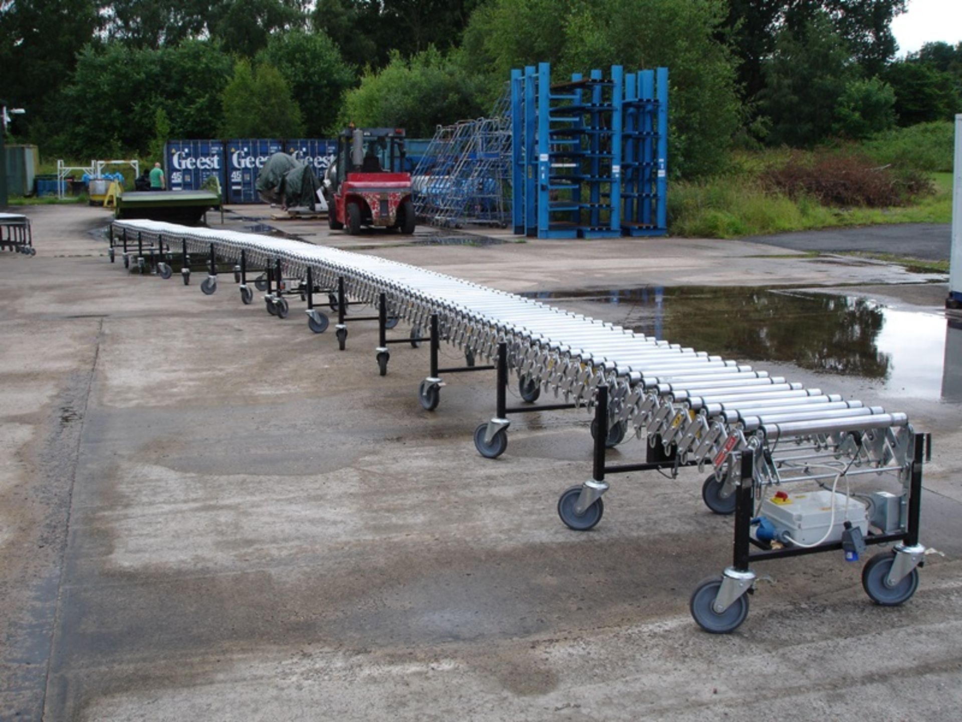 Electric Powered Flexible Roller Conveyor - Image 2 of 4