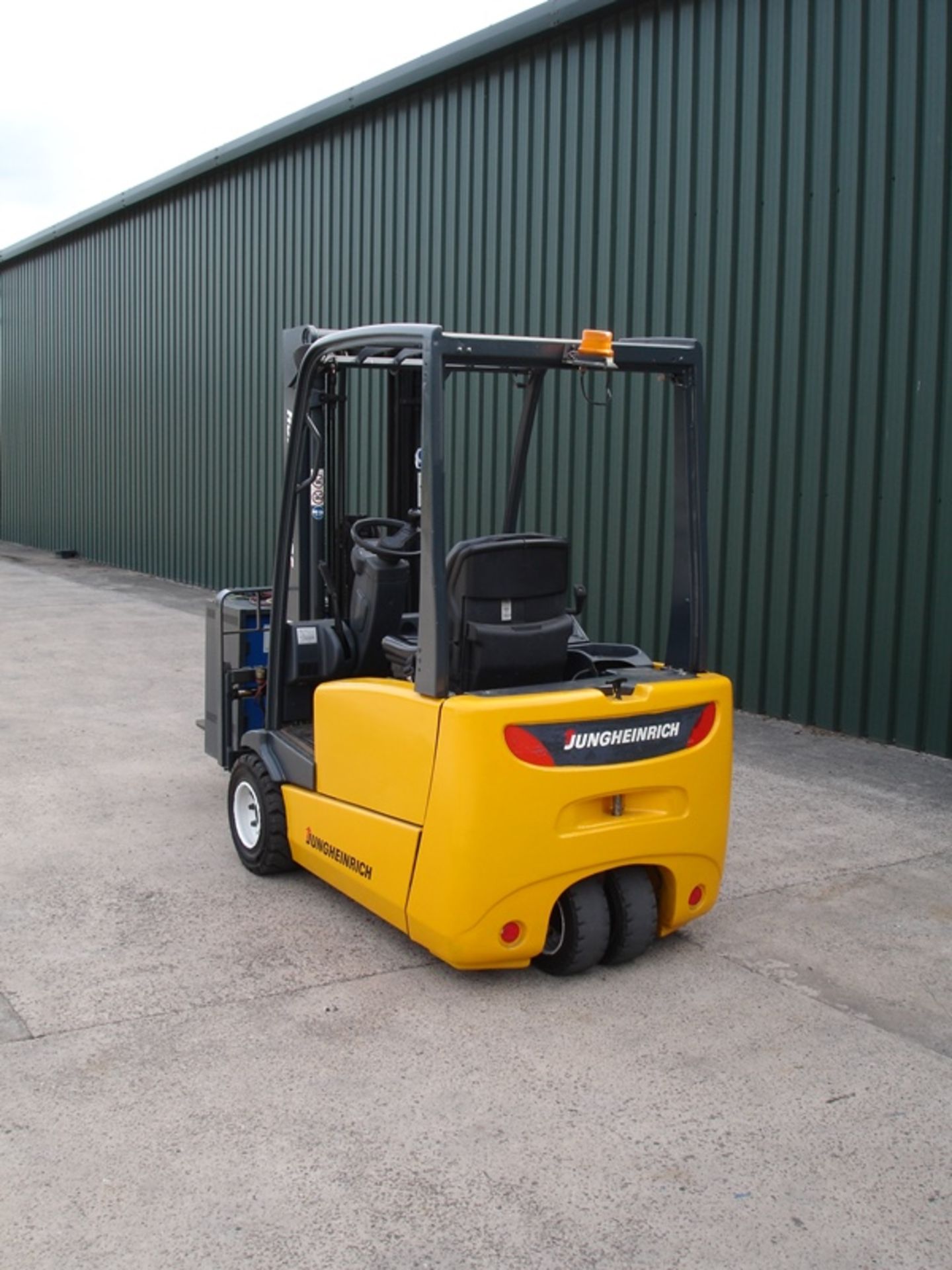 Jungheinrich 1.8 Ton Forklift - Image 2 of 6