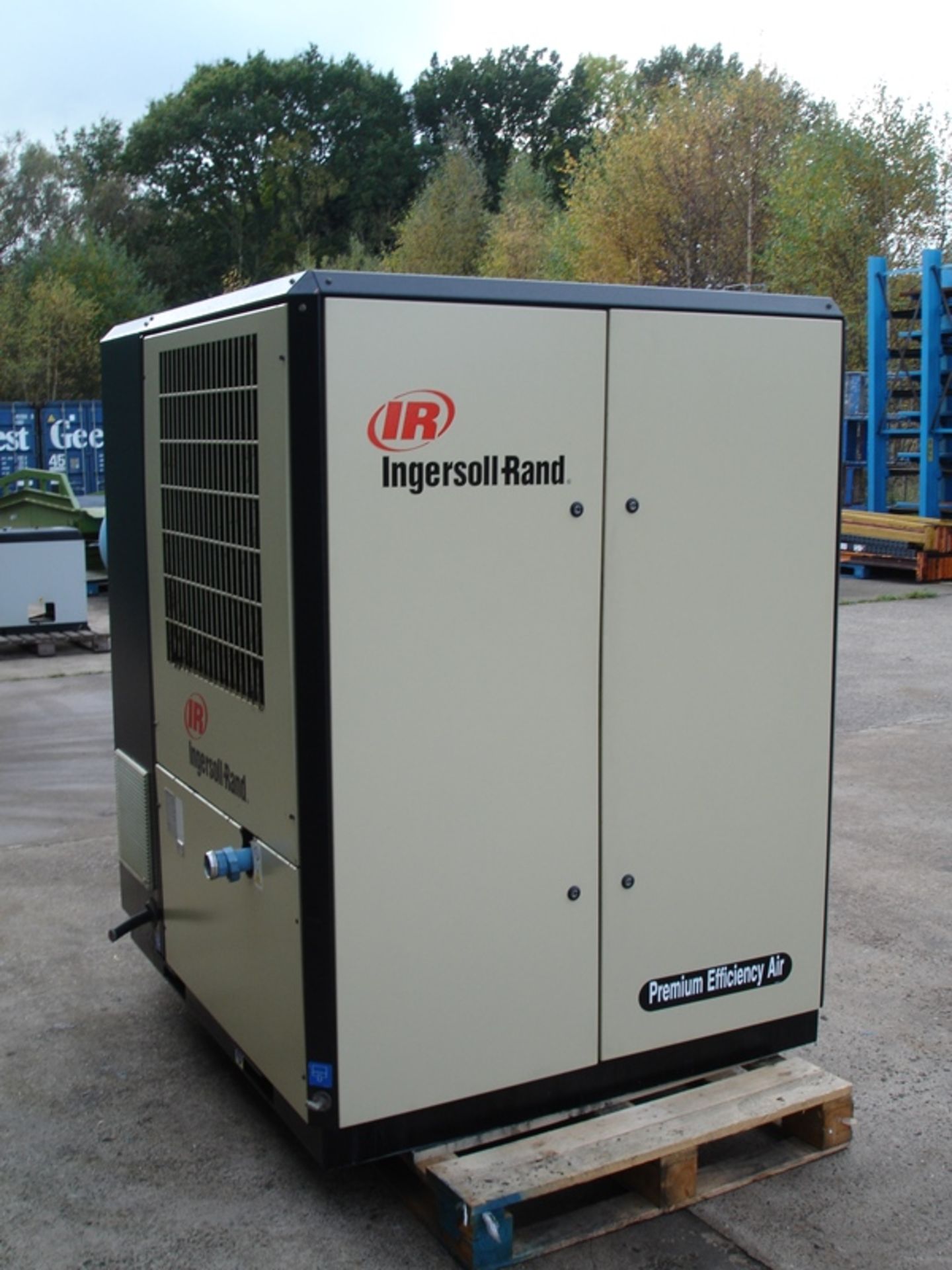 Ingersoll Rand Packaged Screw Compressor + Tank & Dryer - Image 4 of 8