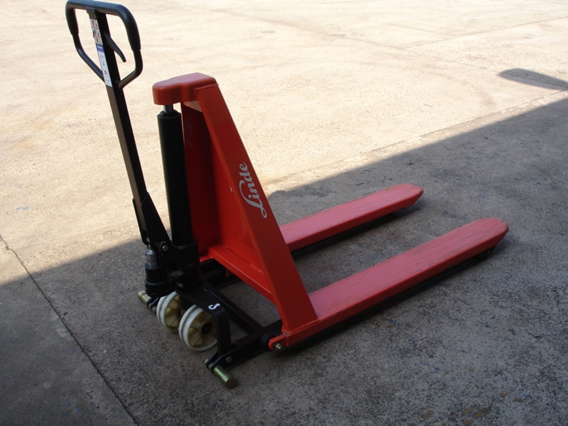 Linde Hight Lift Pallet Mover - Image 3 of 6
