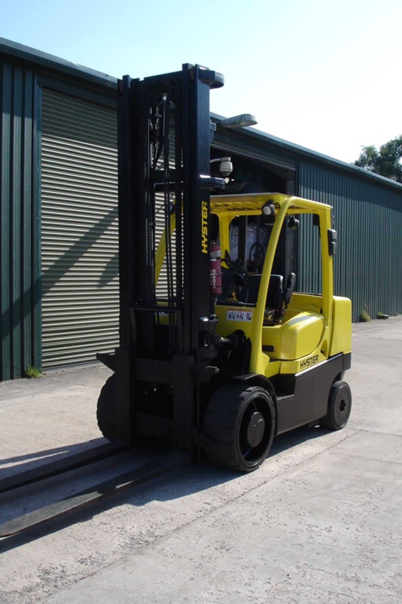 HYSTER COMPACT 7 TON FORKLIFT (2009) - Image 5 of 6