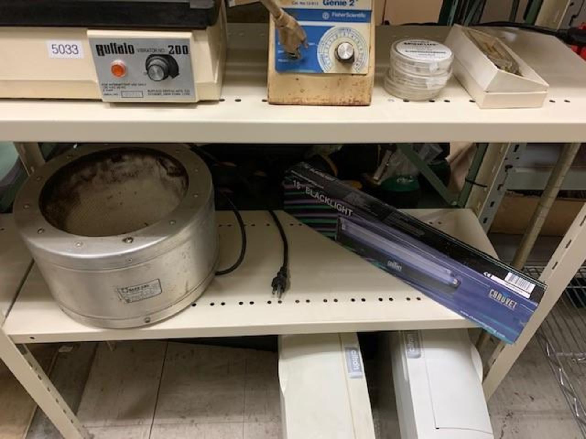 LOT: Contents on rack: Asst. Lab. Equipment - Image 3 of 5