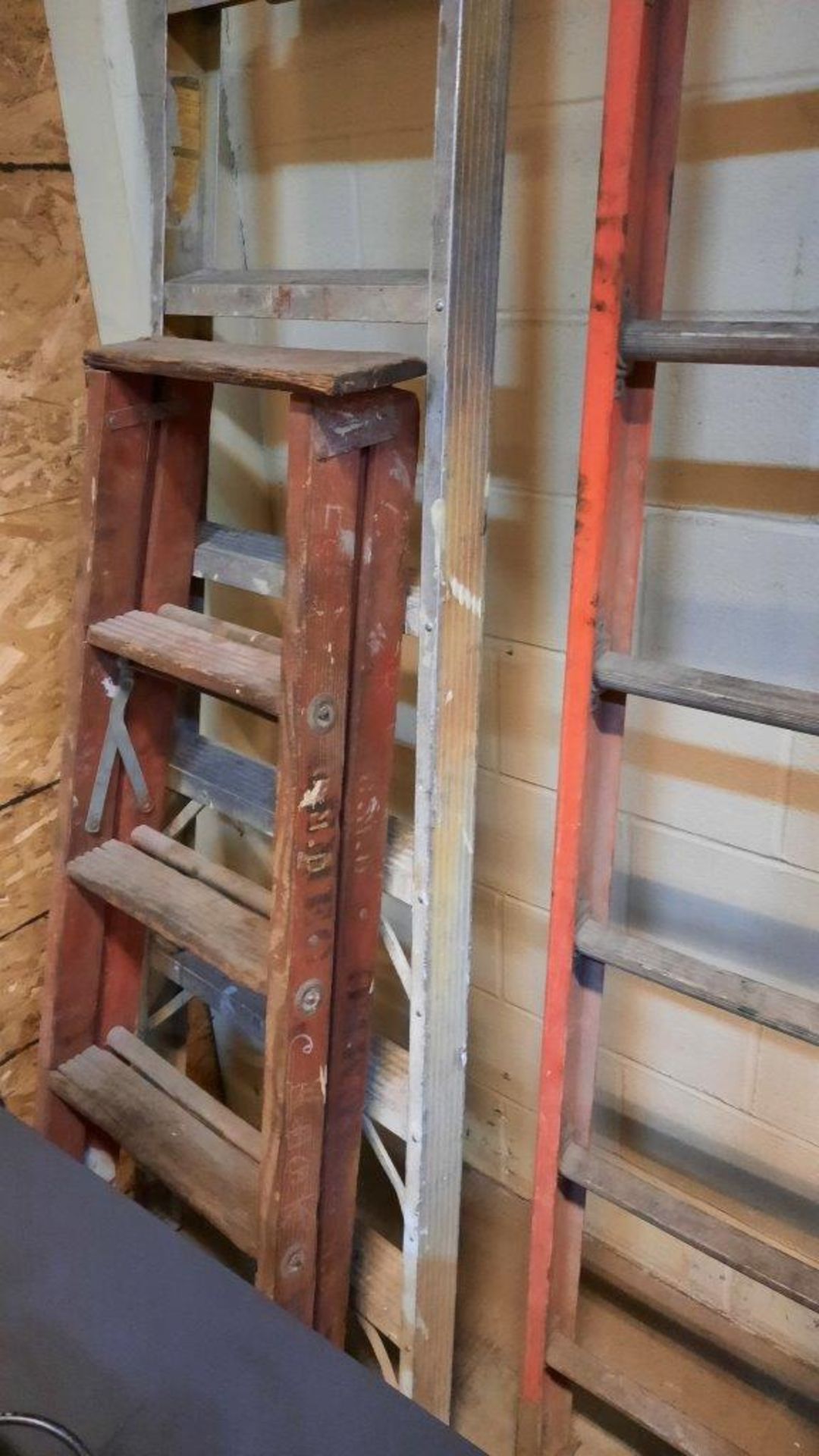 LOT: (3) Asst. Ladders & (1) Wooden Step Ladder - Image 2 of 3