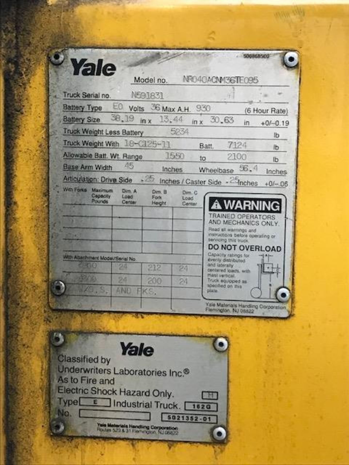 Yale Reach Lift, cap: 4,500lbs, 36 votls (NO Charger, Battery Functional but Weak) THIS LOT IS - Image 5 of 5
