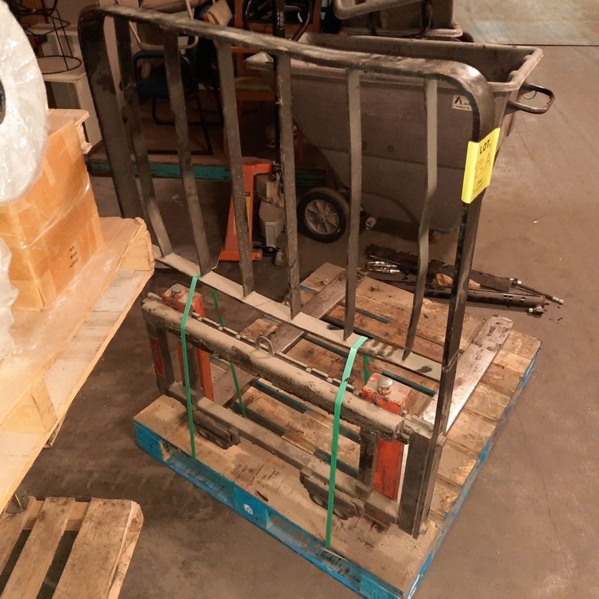 Fork Set, c/w Complete Hydraulic Side-Shift Attachements - Image 4 of 6
