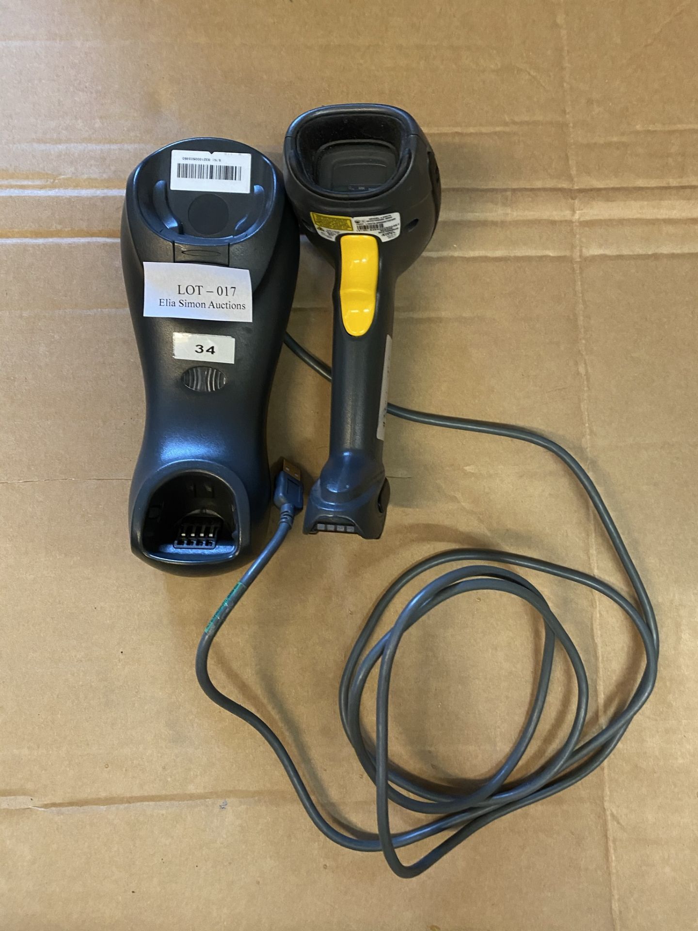 BARCODE READER WITH CHARGING BASE