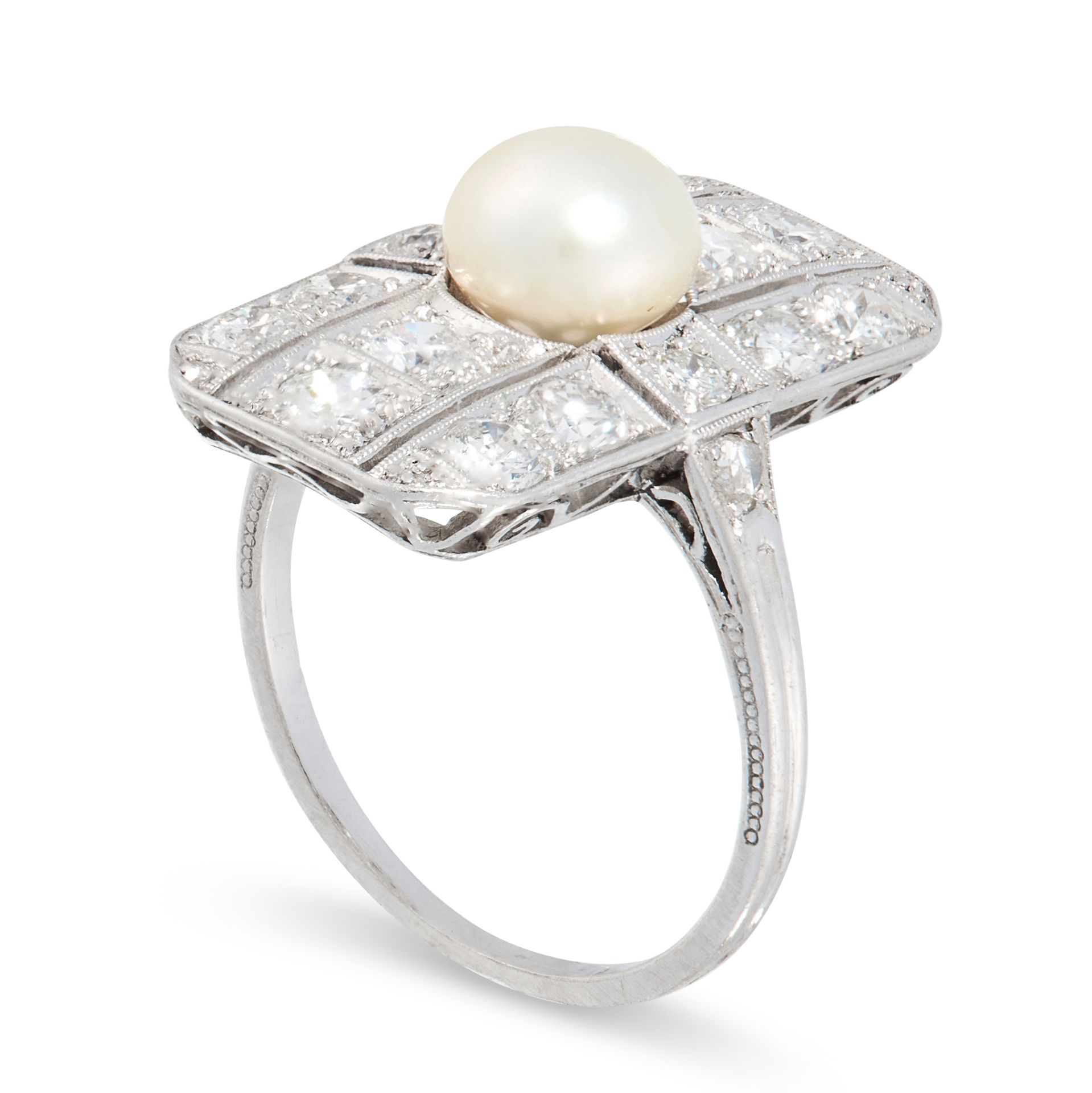 NATURAL PEARL AND DIAMOND RING designed as an open work plaque millegrain-set with circular-cut - Bild 2 aus 2