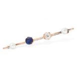 AN ANTIQUE SAPPHIRE, DIAMOND AND PEARL BAR BROOCH comprising of a round cut sapphire, old cut