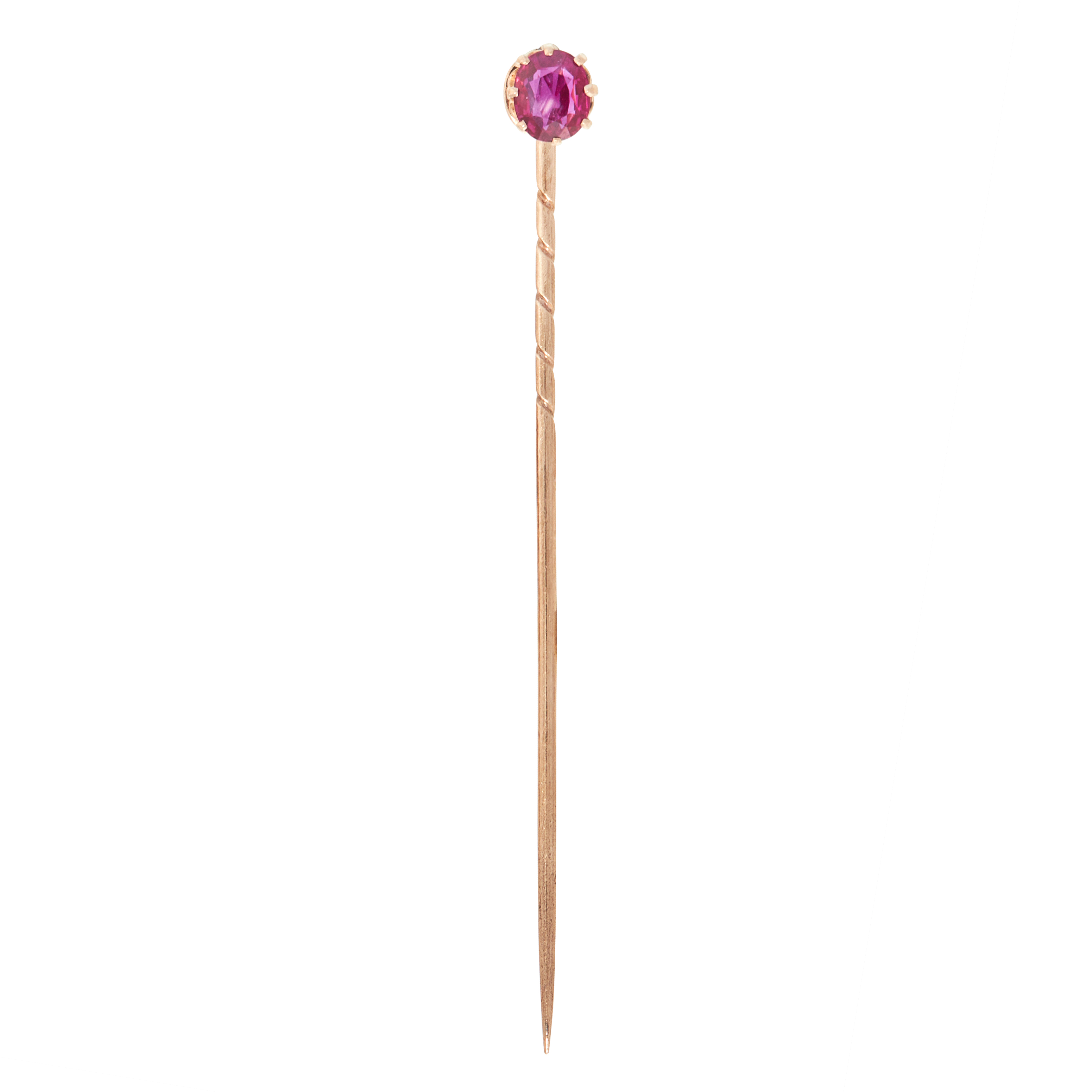 A RUBY TIE PIN, EARLY 20TH CENTURY in yellow gold, set with a cushion cut ruby of 0.57 carats,