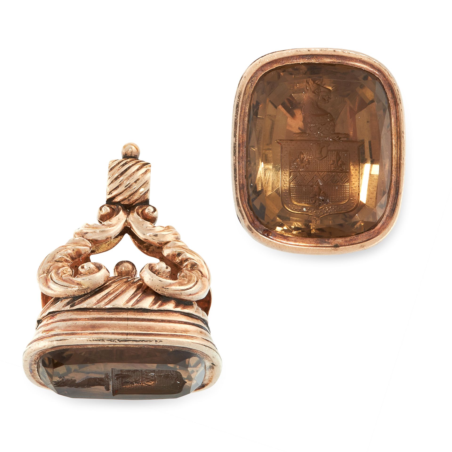 AN ANTIQUE INTAGLIO FOB SEAL PENDANT, 19TH CENTURY in yellow gold, the face set with a cushion