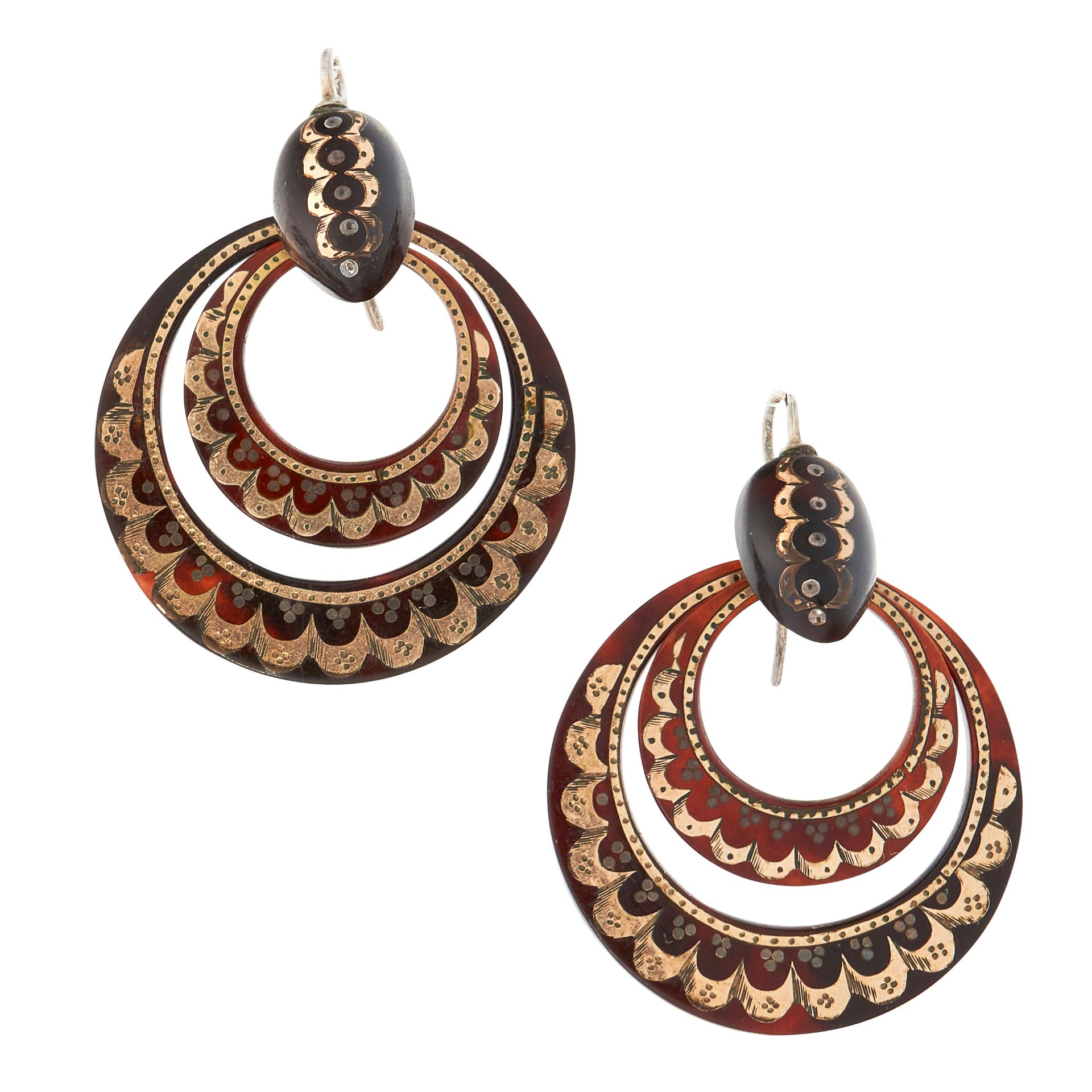 A PAIR OF ANTIQUE TORTOISESHELL PIQUE EARRINGS, 19TH CENTURY each formed of two graduated