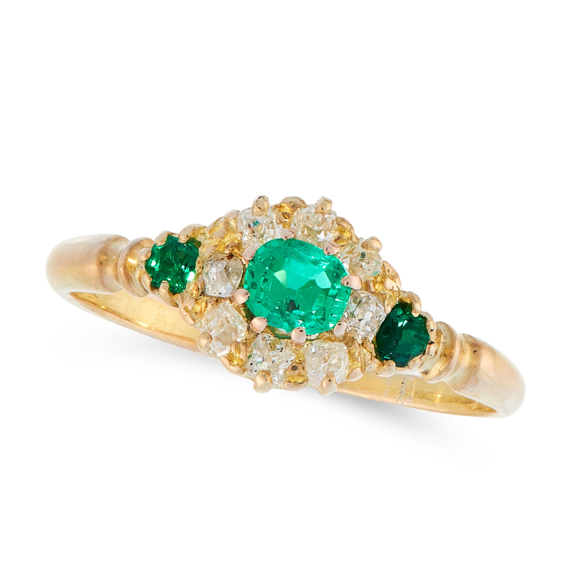 AN ANTIQUE EMERALD AND DIAMOND DRESS RING, 19TH CENTURY in 18ct yellow gold, set with a trio of