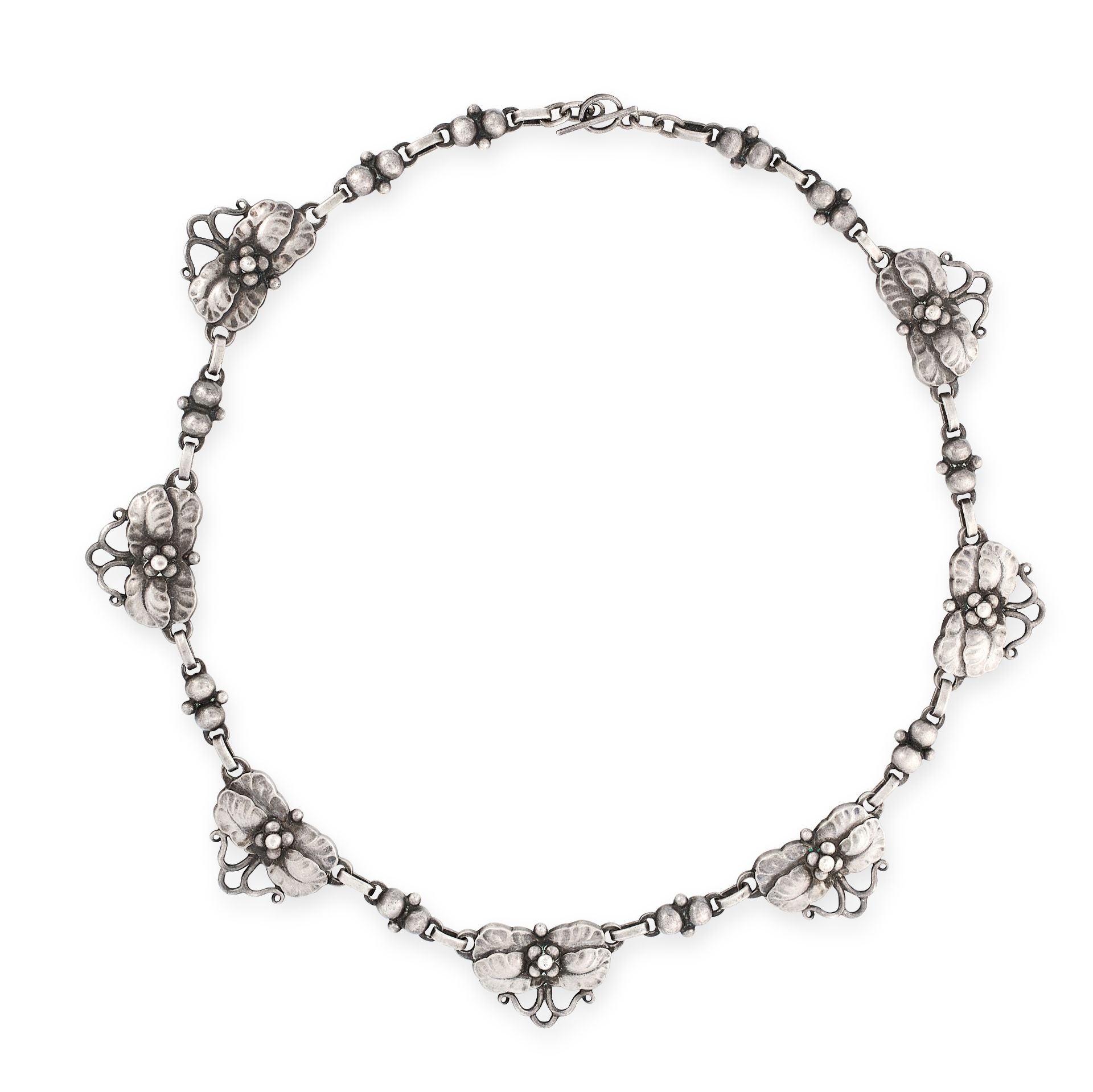 AN ANTIQUE NECKLACE, GEORG JENSEN CIRCA 1915 in silver, design number 35, designed as a series of