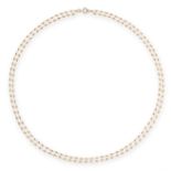 AN ART DECO PEARL CHAIN NECKLACE, EARLY 20TH CENTURY formed of two rows of pearls connected in a