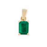 AN EMERALD PENDANT in 18ct yellow gold, set with an emerald cut emerald of 0.91 carats, stamped 18K,