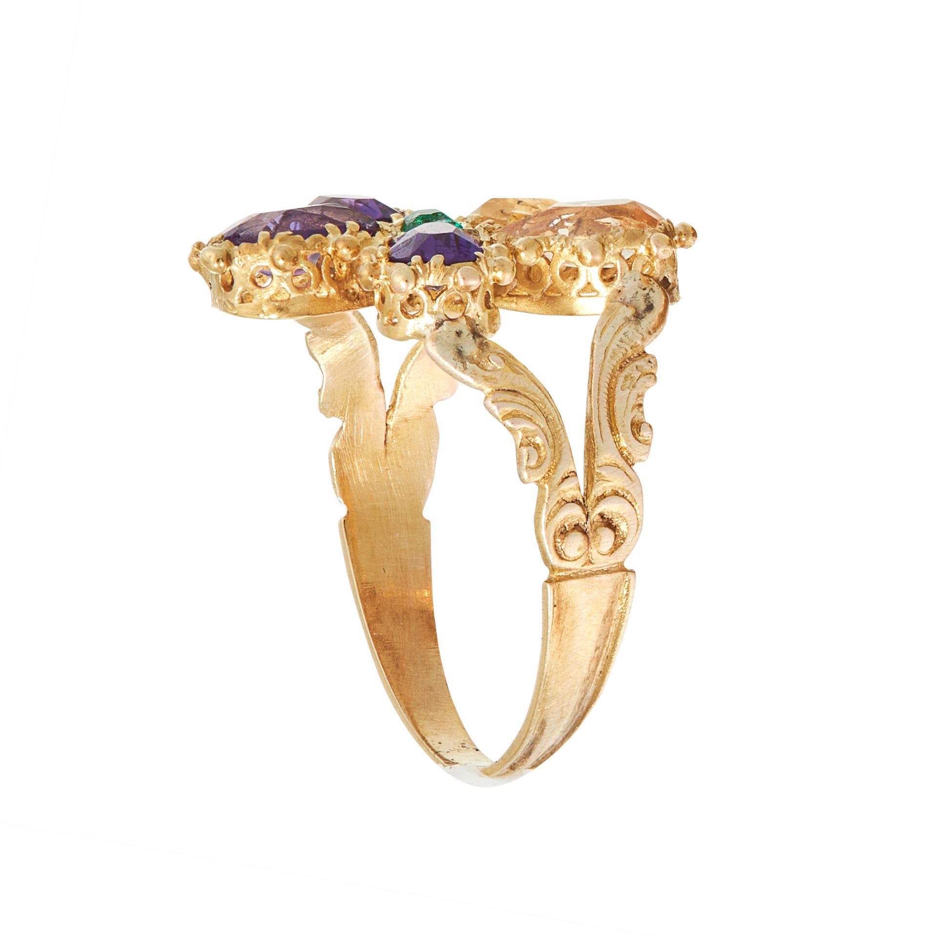 AN ANTIQUE IMPERIAL TOPAZ, AMETHYST AND EMERALD DRESS RING, 19TH CENTURY in yellow gold, set with - Bild 2 aus 2