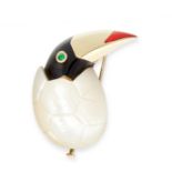 A VINTAGE EMERALD, ENAMEL AND MOTHER OF PEARL TOUCAN BROOCH, HERMES CIRCA 1970 in 18ct yellow