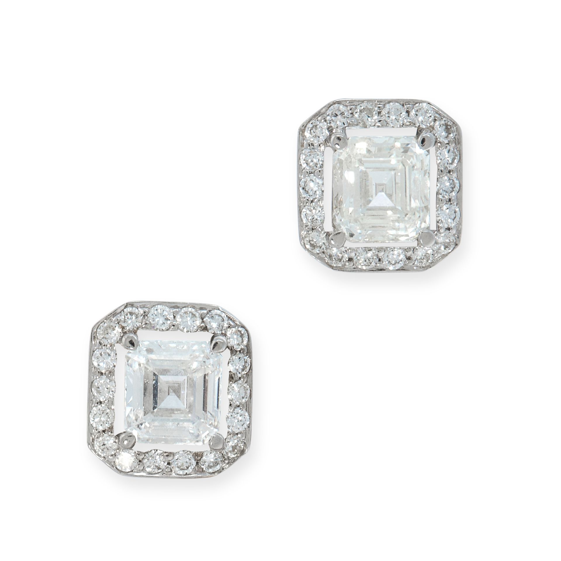 A PAIR OF DIAMOND CLUSTER STUD EARRINGS in 18ct white gold, each set with an asscher cut diamond