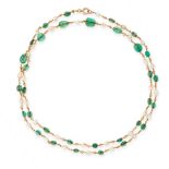 AN EMERALD AND PEARL SAUTOIR NECKLACE in yellow gold, comprising of a single row of alternating