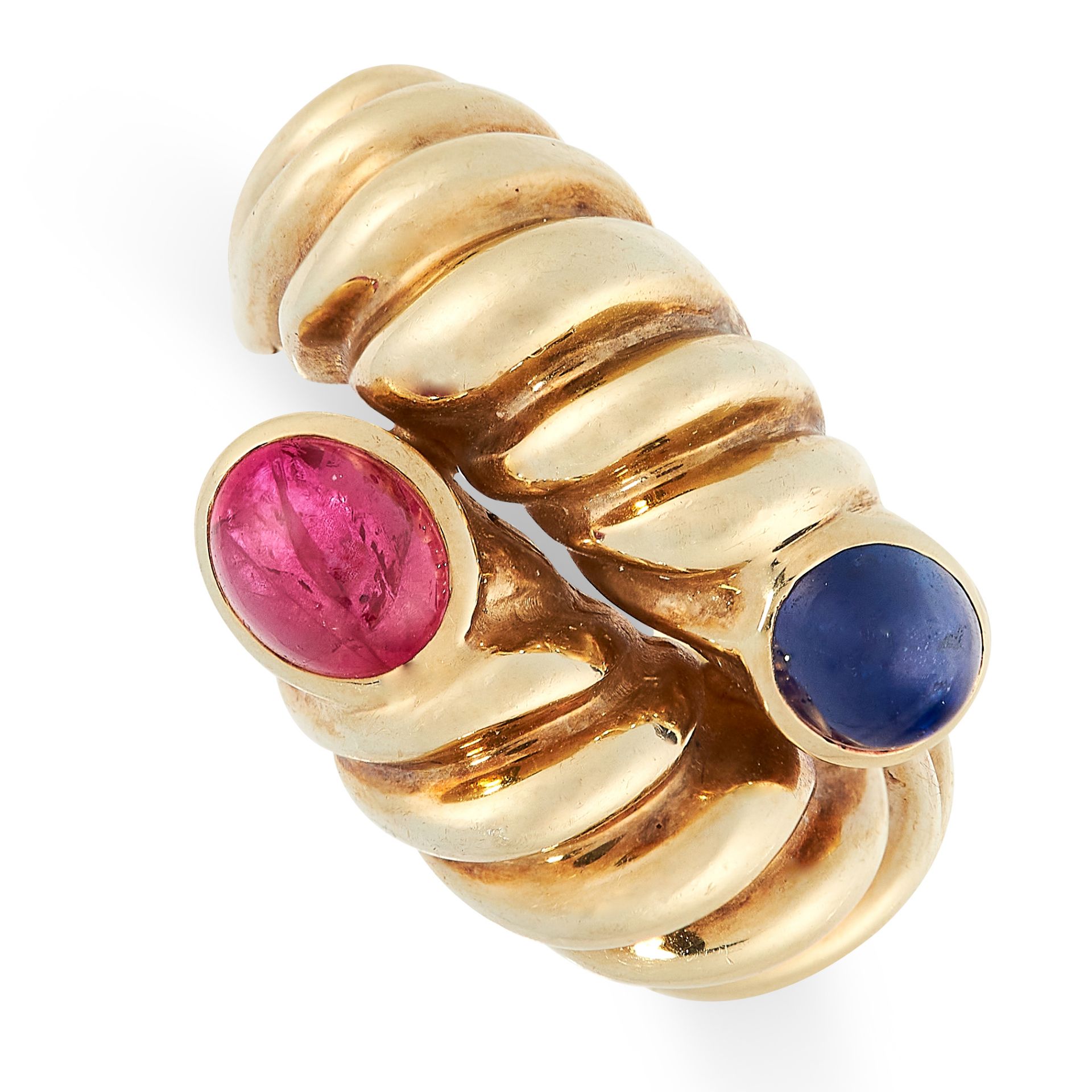 VINTAGE RUBY AND SAPPHIRE RING comprising of a twisted shank decorated in reeded design, set at each