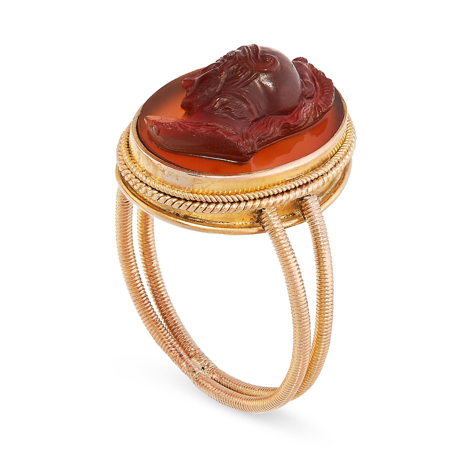 ANTIQUE CARNELIAN CAMEO RING in yellow gold, in oval form, depicting the bust of a Roman man, on - Image 2 of 2