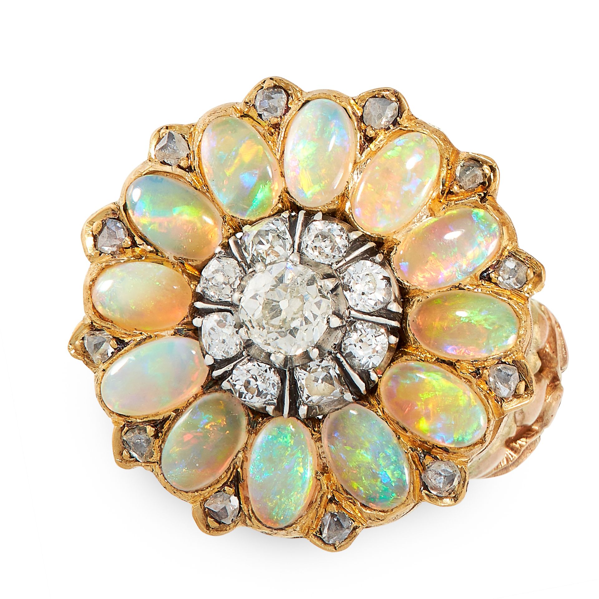 ANTIQUE DIAMOND AND OPAL RING in yellow gold, in cluster form, set with a central cluster of old cut