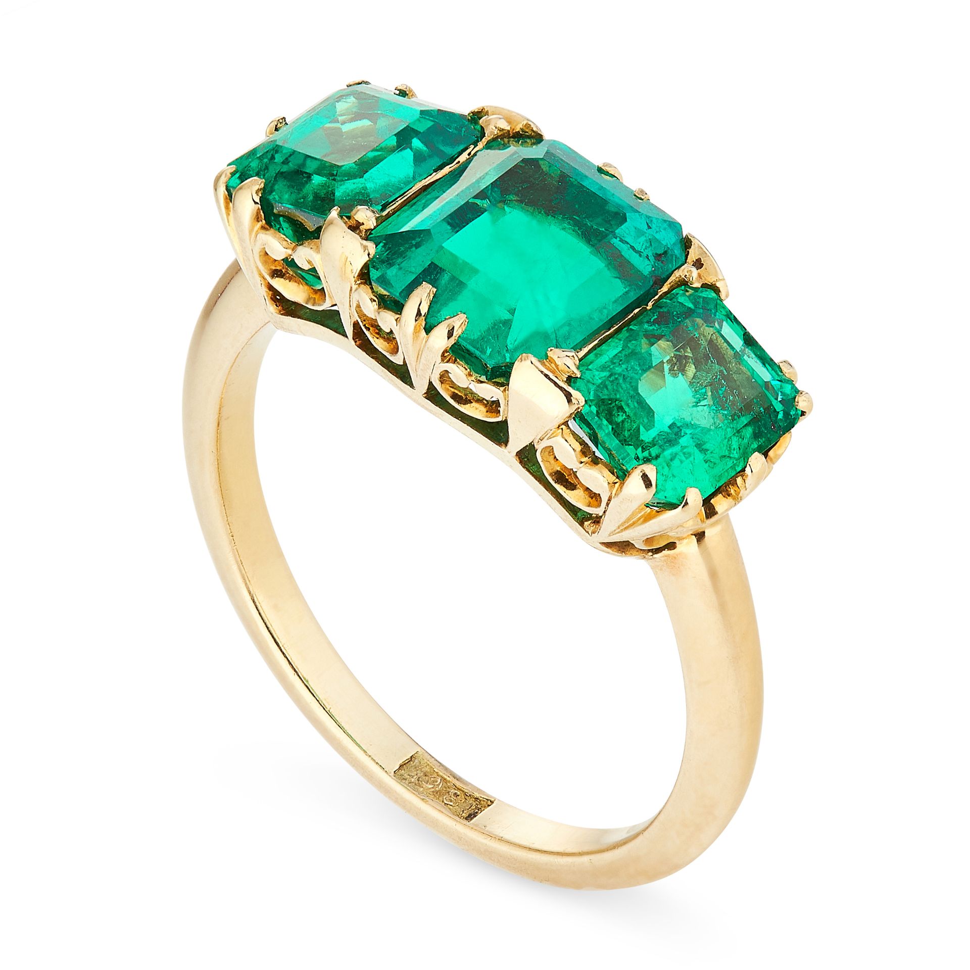 FINE ANTIQUE VICTORIAN COLOMBIAN EMERALD RING, LATE 19TH CENTURY claw-set with three step-cut - Image 2 of 3