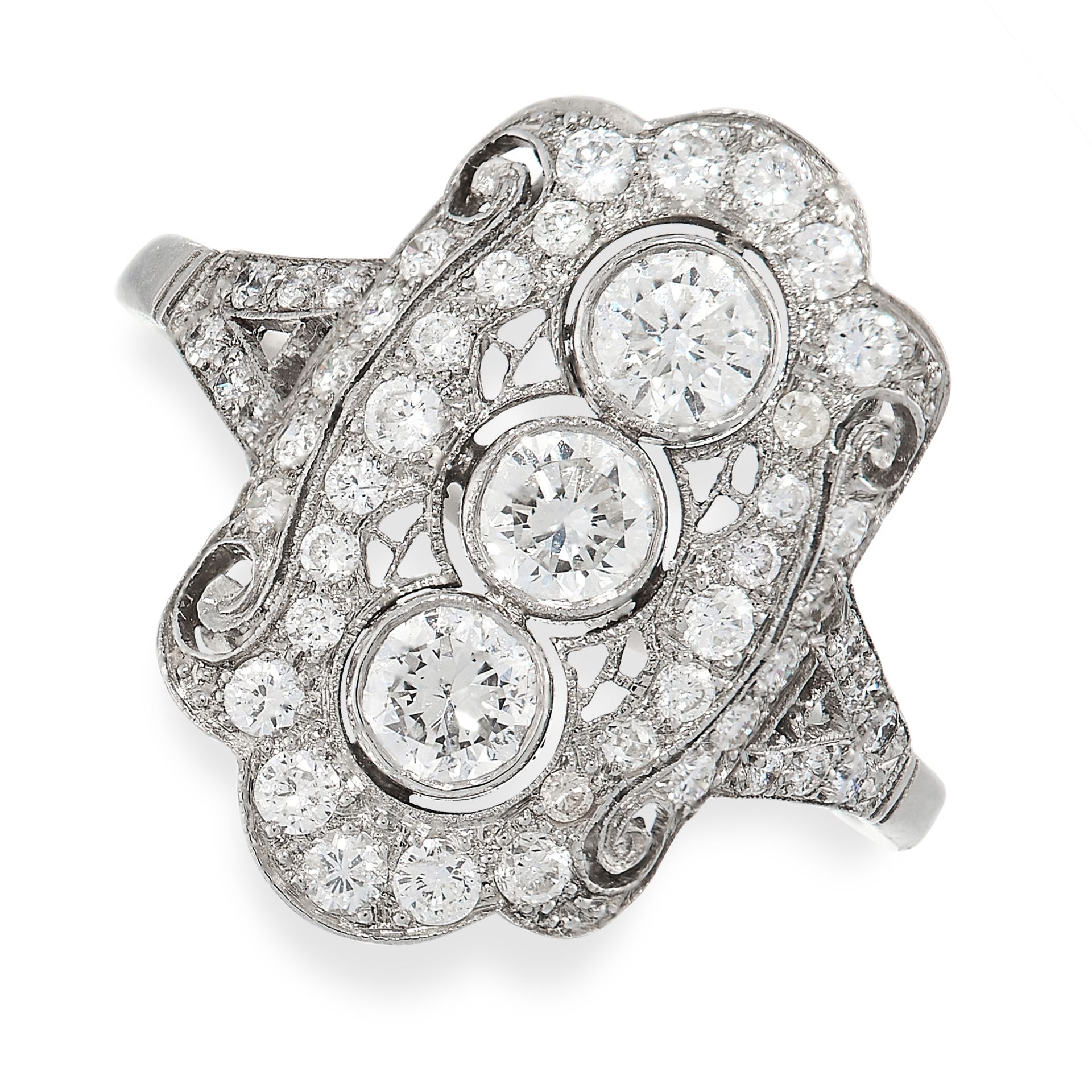 ART DECO DIAMOND RING, EARLY 20TH CENTURY in platinum, comprising of three principle diamonds, in an