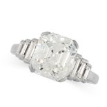 AN ART DECO SOLITAIRE DIAMOND RING, EARLY 20TH CENTURY set with a central asscher cut diamond