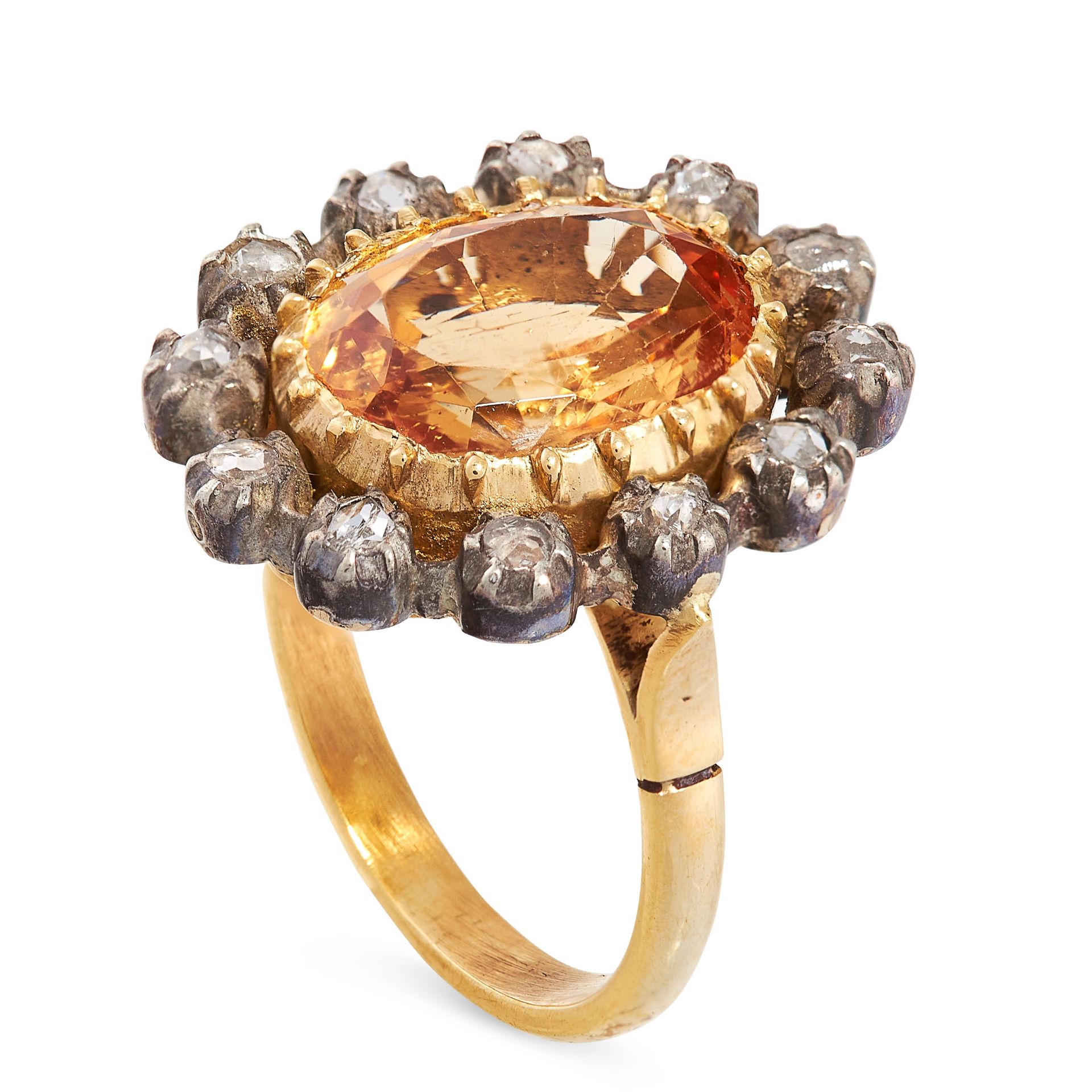 ANTIQUE IMPERIAL TOPAZ AND DIAMOND RING in yellow gold and silver, in cluster design, set with an - Bild 2 aus 2