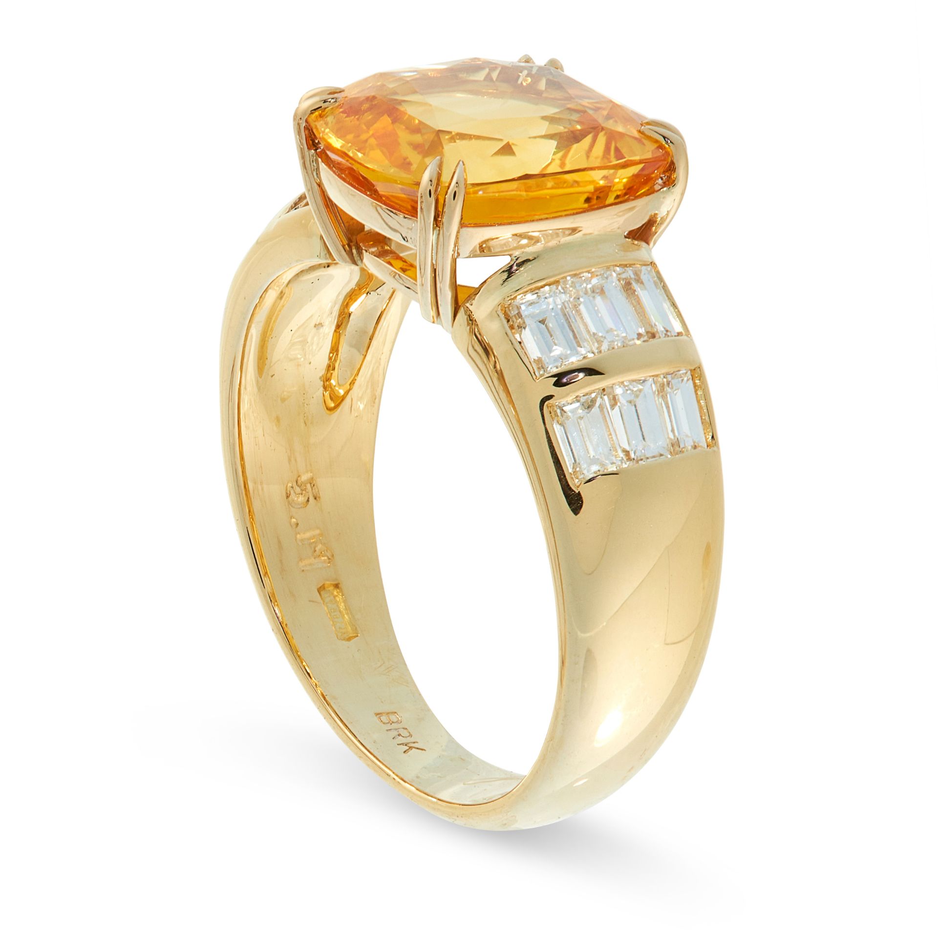 YELLOW SAPPHIRE AND DIAMOND RING set with a cushion cut yellow sapphire of 5.19 carats and rows of - Bild 2 aus 2