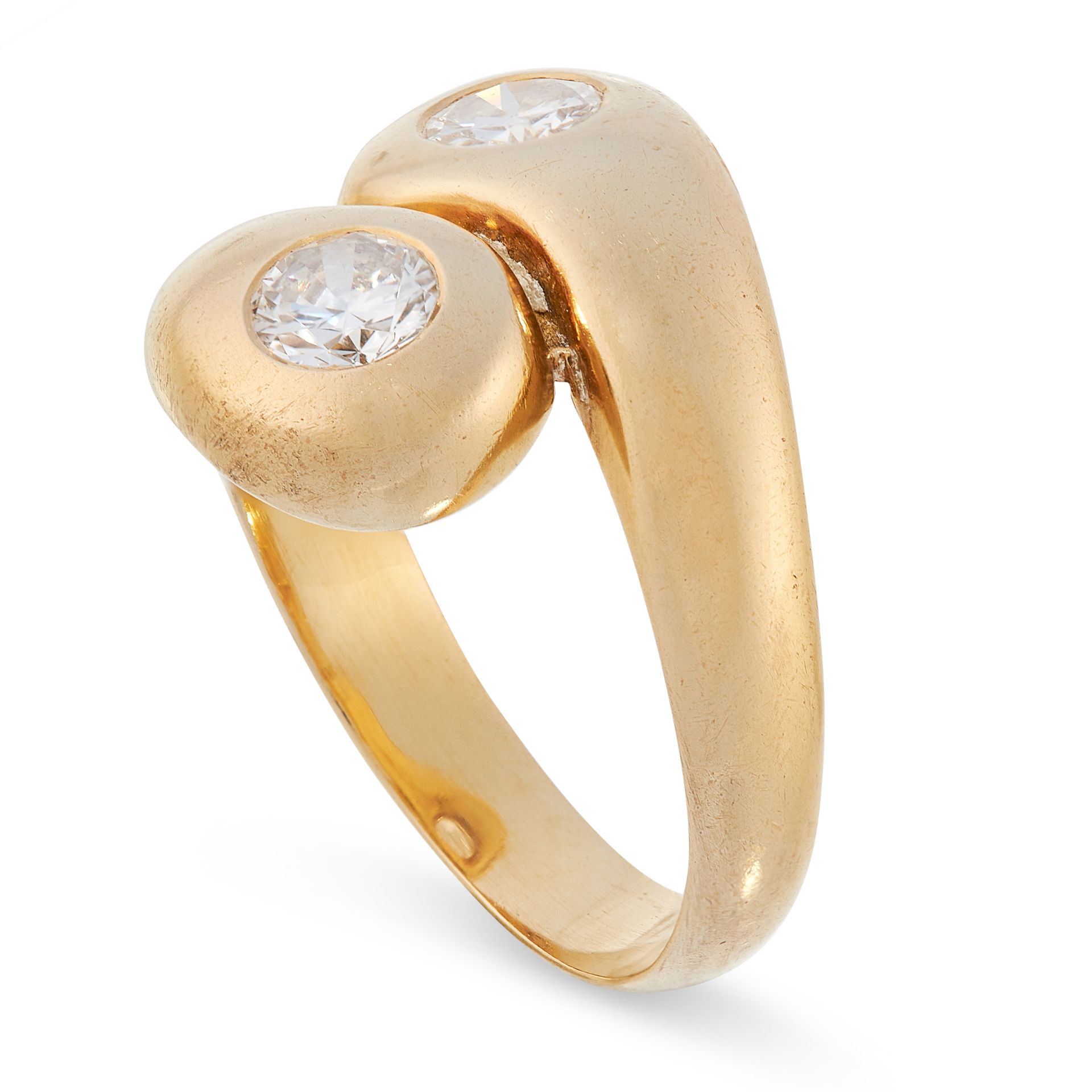 VINTAGE DIAMOND TOI ET MOI RING in 18ct yellow gold, the twisted band set with two round cut - Bild 2 aus 2