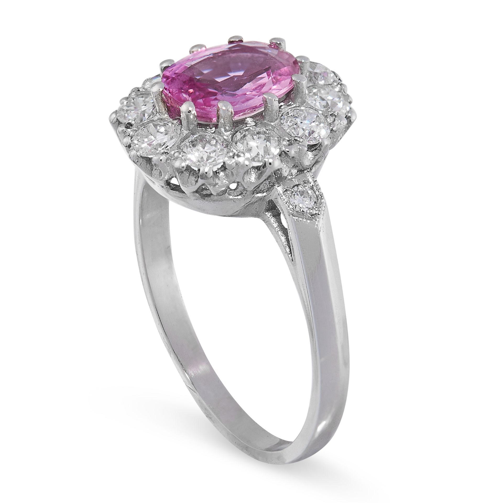 PINK SAPPHIRE AND DIAMOND RING set with an oval cut pink sapphire of 1.40 carats in a cluster of - Bild 2 aus 2