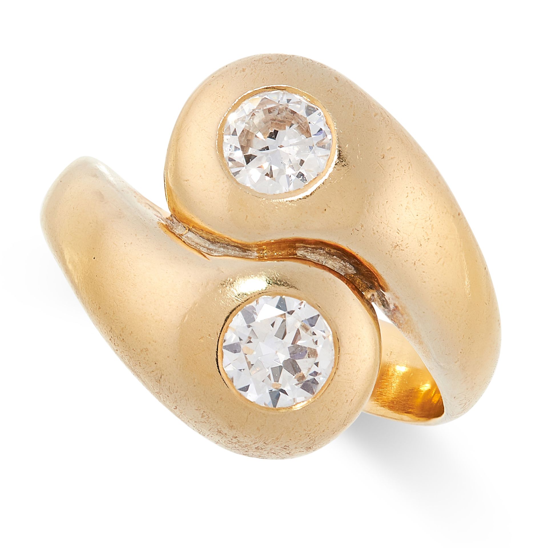 VINTAGE DIAMOND TOI ET MOI RING in 18ct yellow gold, the twisted band set with two round cut